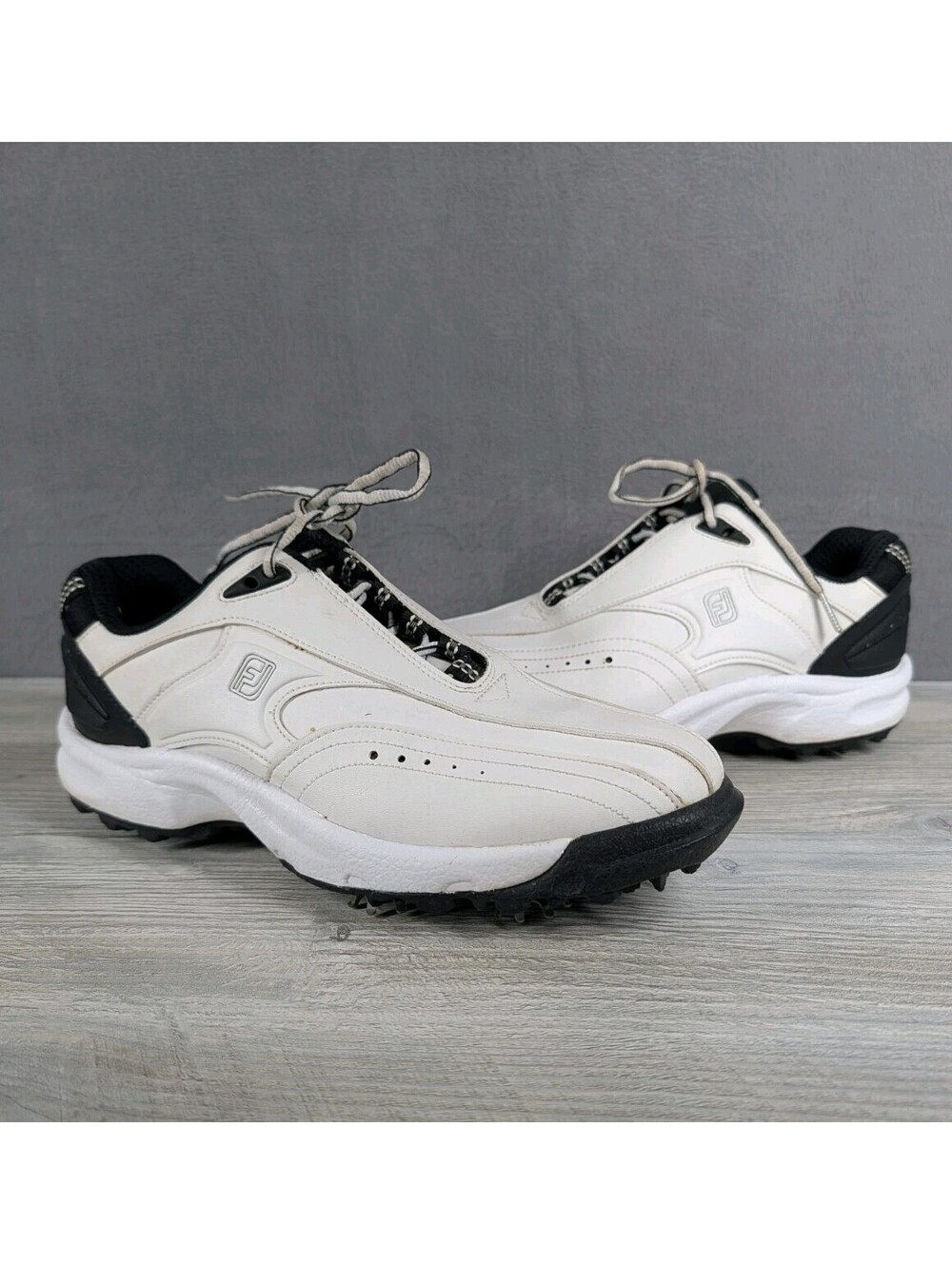 FootJoy Mens Size 8 White Black Spiked Golf Shoes Leather Athletic Comfort Grip
